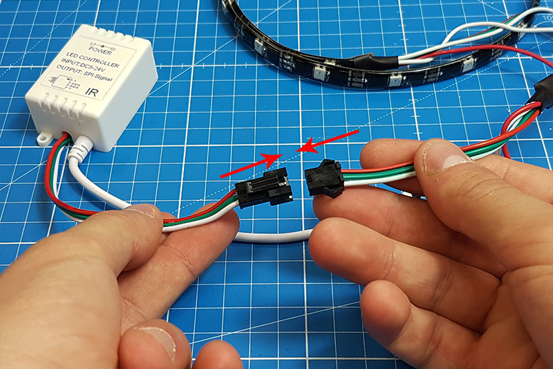 Raccordement de la bande LED effet chenillard au contrôleur LED PIXEL